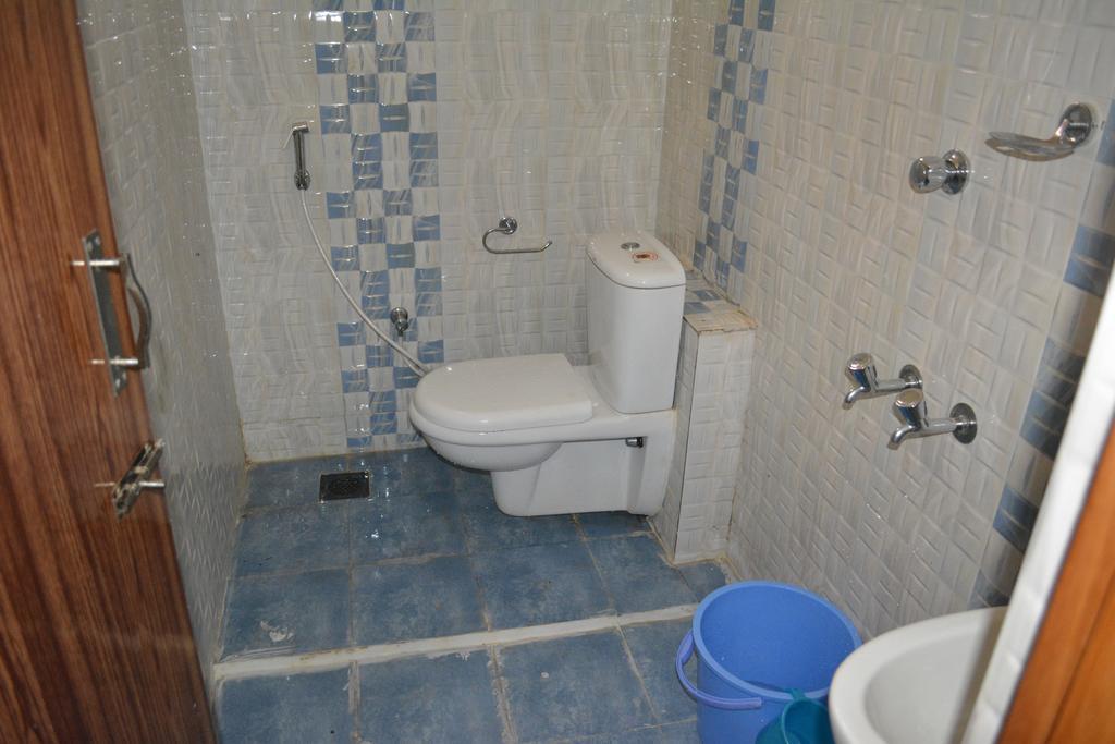 JP Nivaas Guest House Mayiladuthurai Extérieur photo